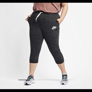 Nike Capri joggers